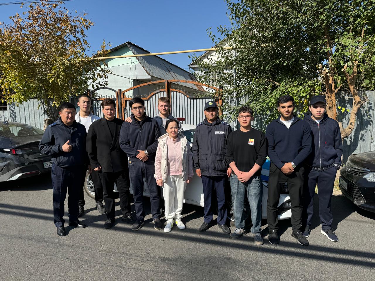 Студенты КазНУ оказали помощь многодетной семье в рамках благотворительной акции